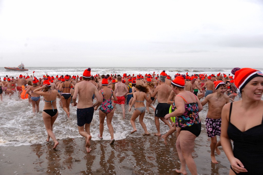 ../Images/Nieuwjaarsduik Nederzandt 2018 052.jpg